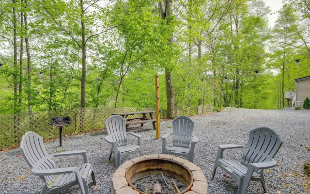 12 Mi to Dollywood: Private Sevierville Cabin!