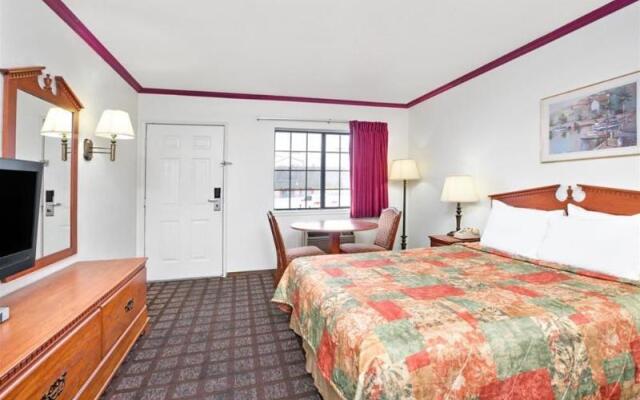 Super 8 Santa Cruz Beach Boardwalk West