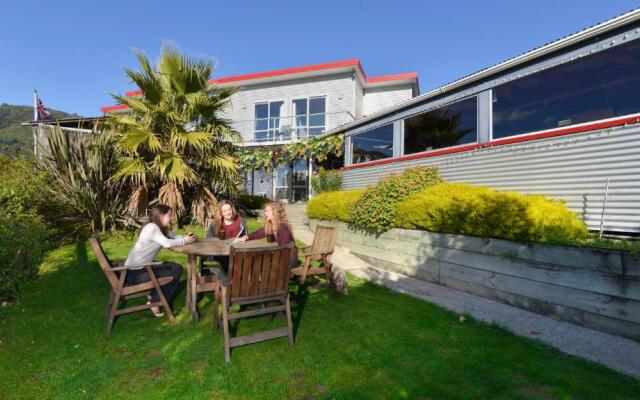 Tombstone Motel, Lodge & Backpackers
