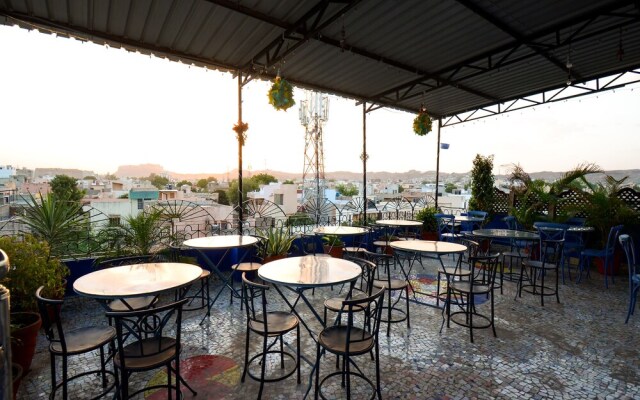 OYO 22202 Apple Home Stay