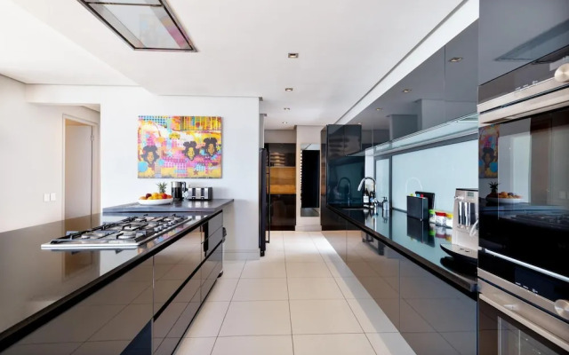 Amara Villa - Designer Villa With Solar Power