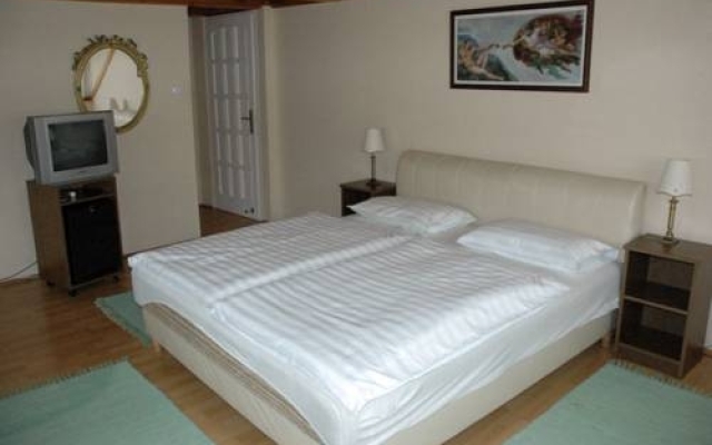 Alabárdos Panzió és Apartmanház