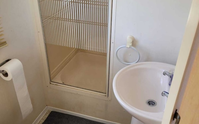 Caravan - Sleeps 4 - Parking - 10mins To Beach