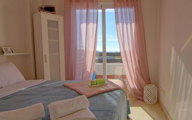 Bluebay Apartment - CT 108