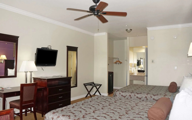 Rodeo Lodge