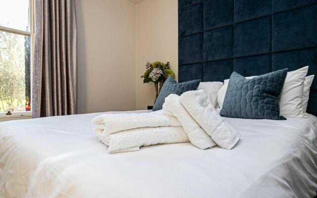 Pages Hotel Guesthouse