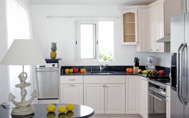 Paradiso by Island Properties Online