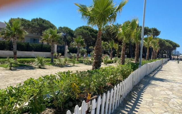 Qerret Beach Apartment