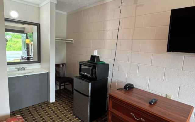 Economy Inn Crossville