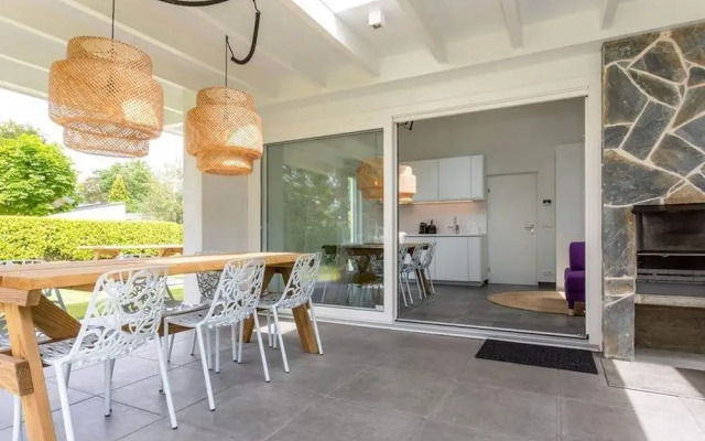 Magnificent Holiday Home on Lake Veere