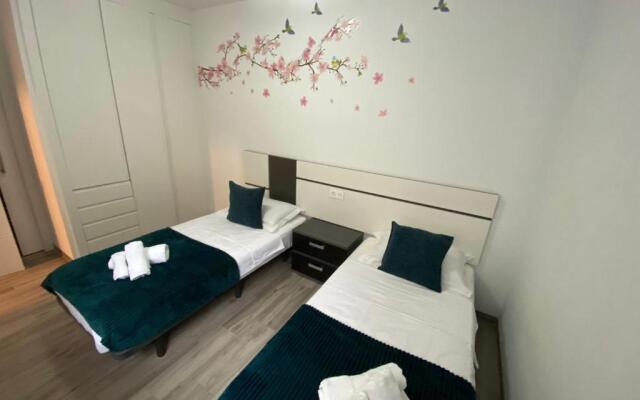 New Modern Immaculate 2 Bed 6 guestApartment Bobby