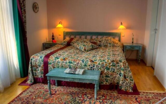 Hotel Henry