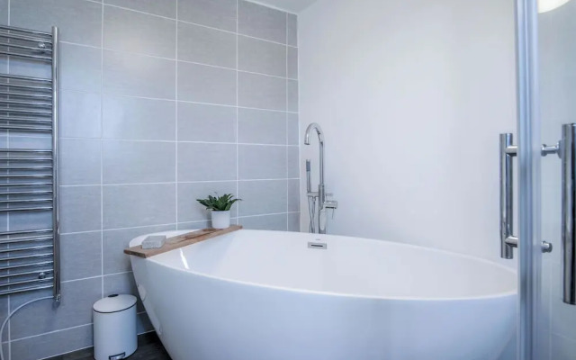 Sunderland Avenue - 2 Bedroom - Pembroke Dock