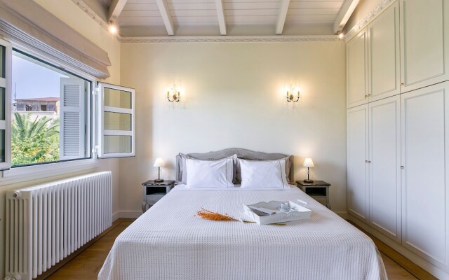 Aerides 3 Luxury Suites