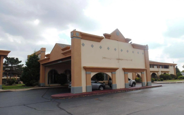 Red Roof Inn & Suites Oklahoma City Southwest