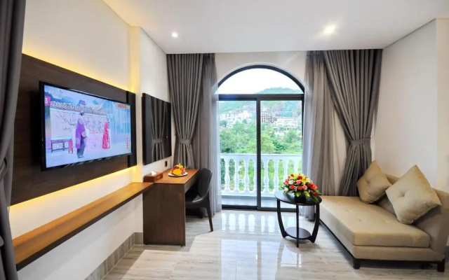 Crown Nguyen Hoang
