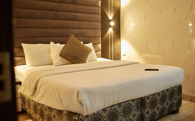 Coronia Hotel