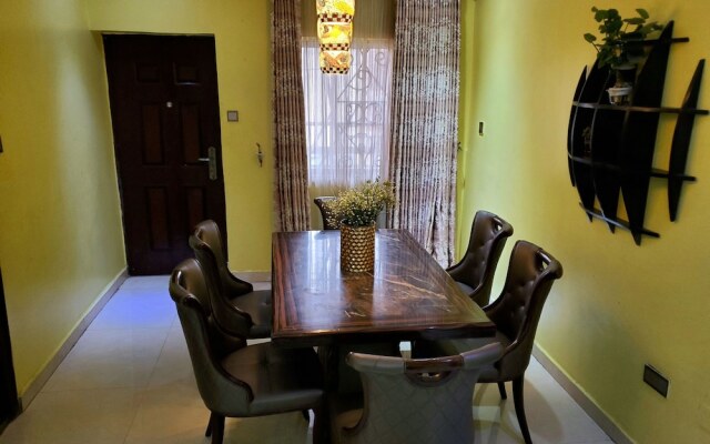 Stylish and Spacious 3bed Flat Shortlet Apartment