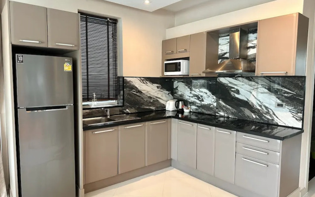 Palm Oasis Pool Villa by Pattaya Holiday