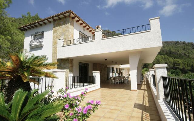 Pleasant Villa in Adsubia-Forna with Swimming Pool