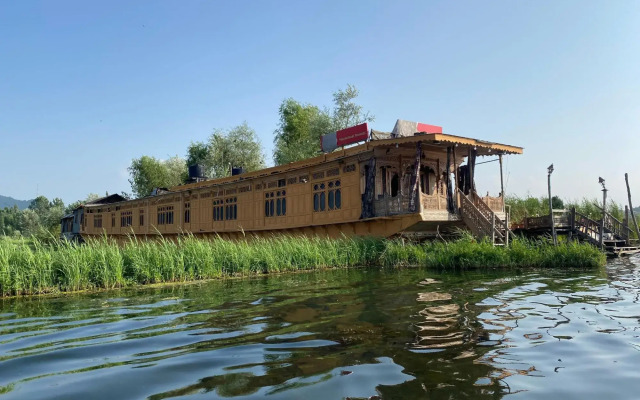 Houseboat Nairobi by OYO Rooms