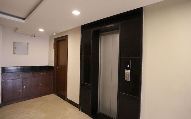 OYO 10380 Hotel The Green Majestic