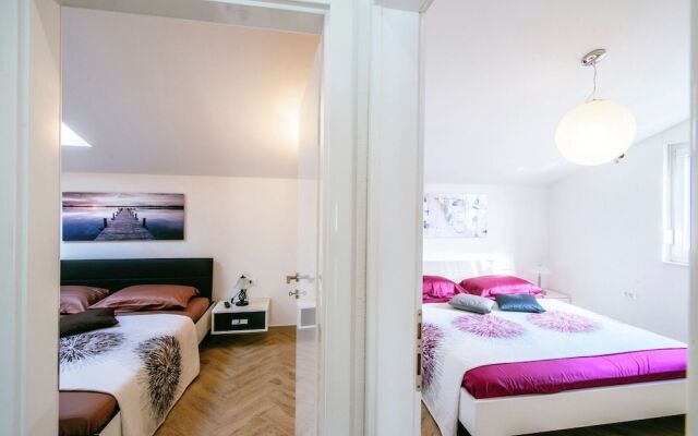 Luxurious Apartment in Zadar With Garden