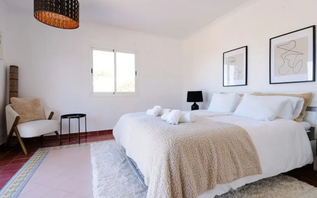 Cosy Holiday Home Near Beach