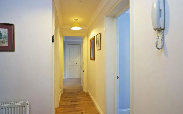 4 Dartmouth House