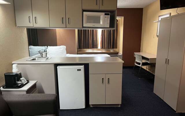 Microtel Inn & Suites by Wyndham Houston
