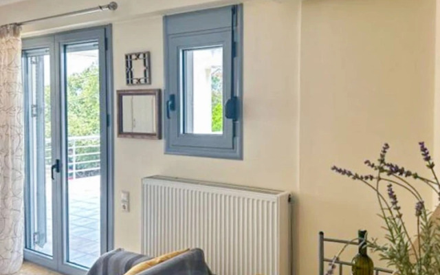 Filiatra Cozy Central Gem With Balcony