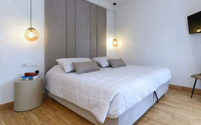 Zana s Cozy Apartment at Glifada