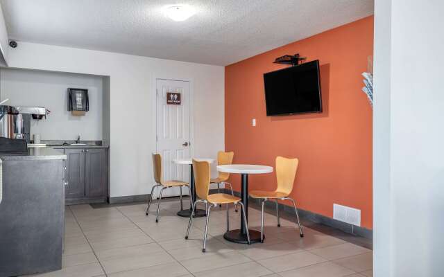 Motel 6 Fort Nelson, BC