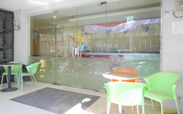 Airy Panakkukang Boulevard Ruko Ruby 51 Makassar