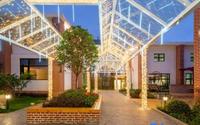 Kuan ju yun jian garden hotel