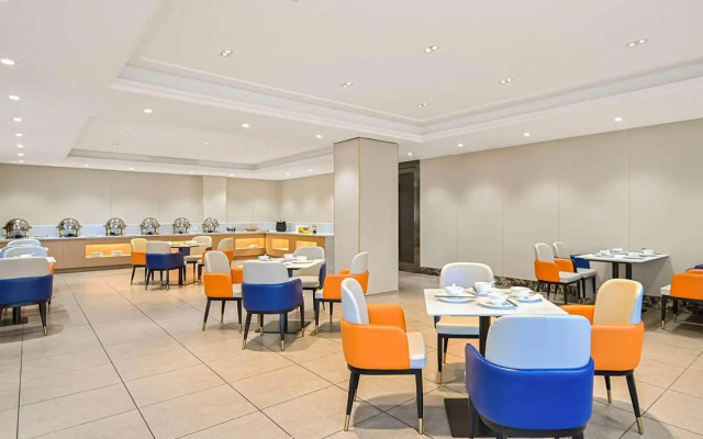 Vienna Classic Hotel (Anqing Yixiu District University Town)