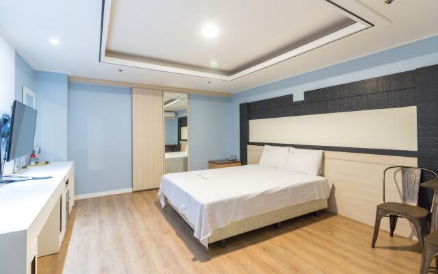 E Hotel