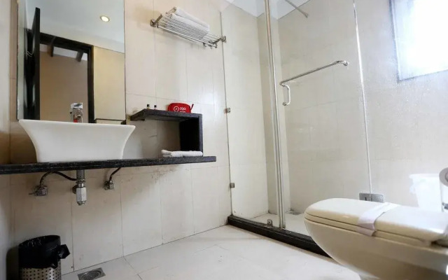 OYO 411 Hotel Relaxinn