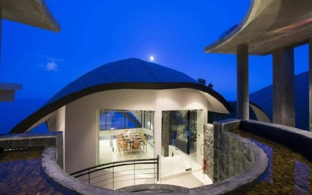 Villa Moonshadow