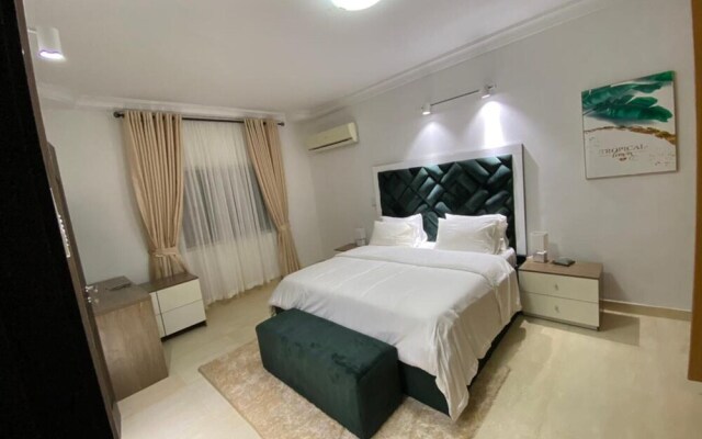 Charming and Spacious 3 Bed in Lekki Phase1