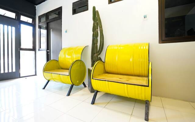 Oyo 1293 Claudya Residence