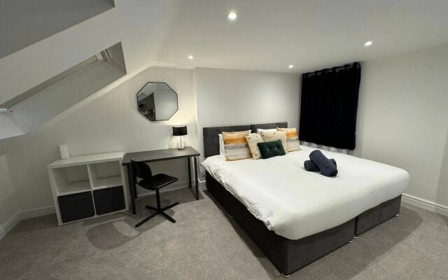 Modern 5-bed House in London Close Excel - Big Ben