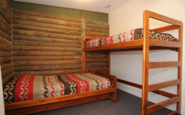 Lakes Entrance Log Cabins