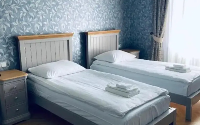 Roze Republikas Apartments