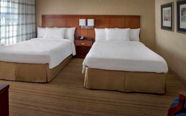 Courtyard by Marriott Newark Liberty International Airport