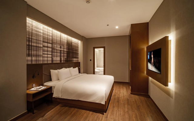 Nhat Ha Lavish Hotel – Guest Rooms – Ho Chi Minh City