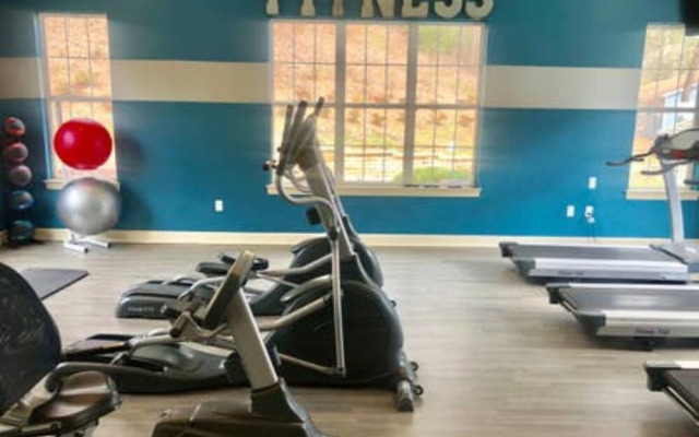 Private 2 Bedroom Midtown Apt