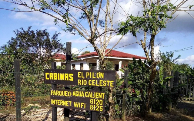 Cabinas El Pilon Rio Celeste