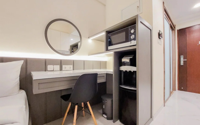 Studio Room With Simply Look At Sky House Bsd Near Aeon – Guest Rooms – Legok