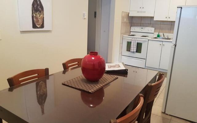 1-Bedroom Apartment Sweet #3 by Amazing Property Rentals